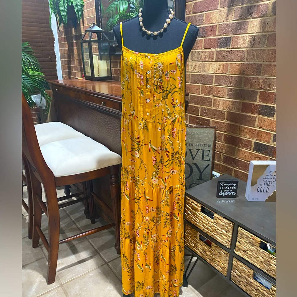 Dress - Picture 2 of 7